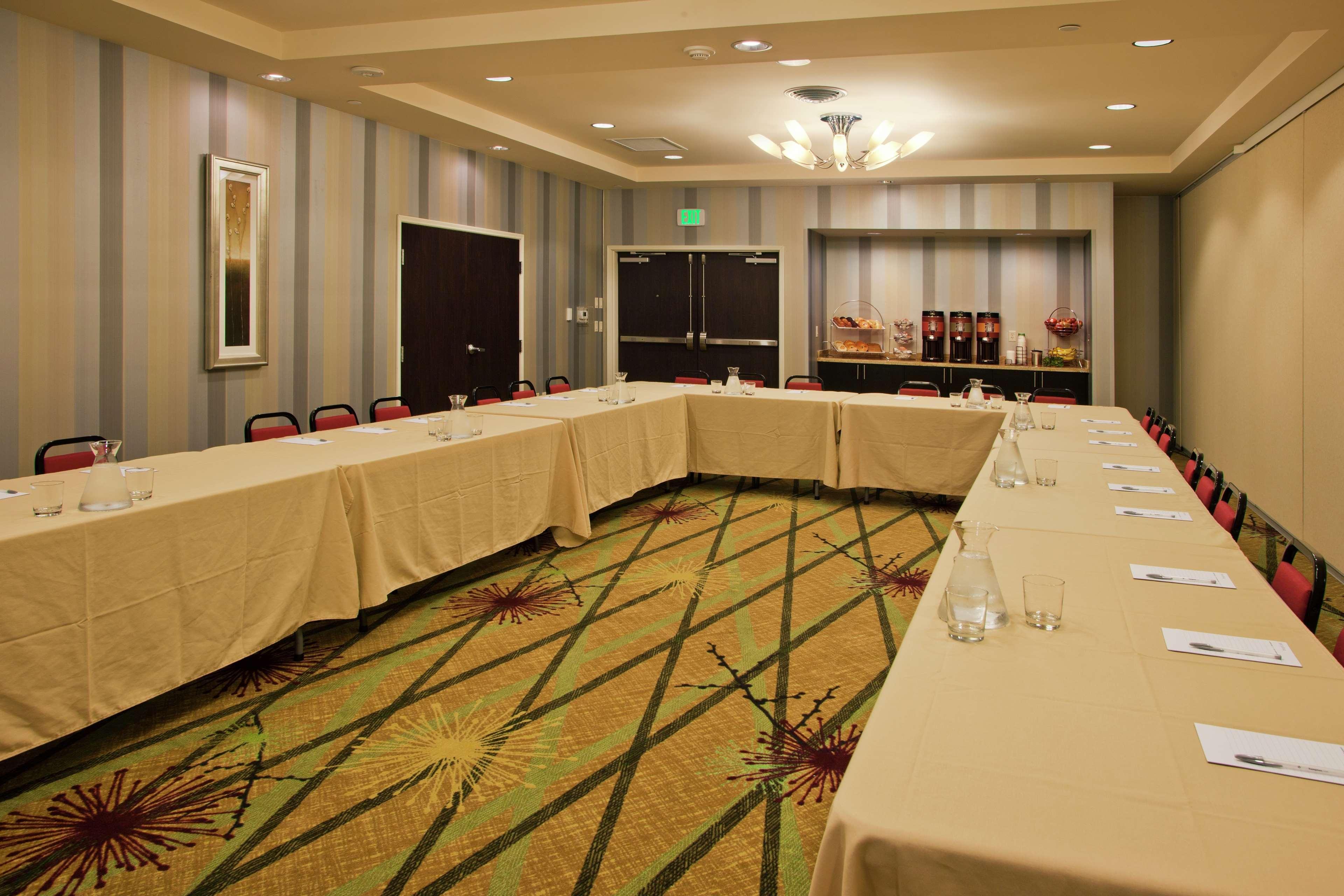 Hampton Inn & Suites Seattle/Федерал Уей Екстериор снимка