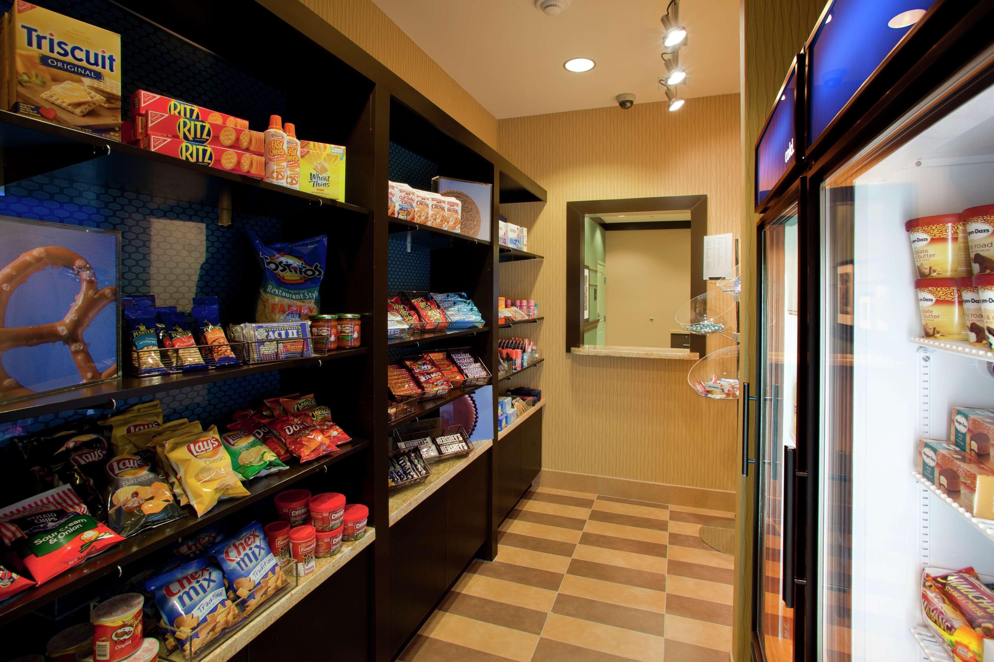 Hampton Inn & Suites Seattle/Федерал Уей Екстериор снимка