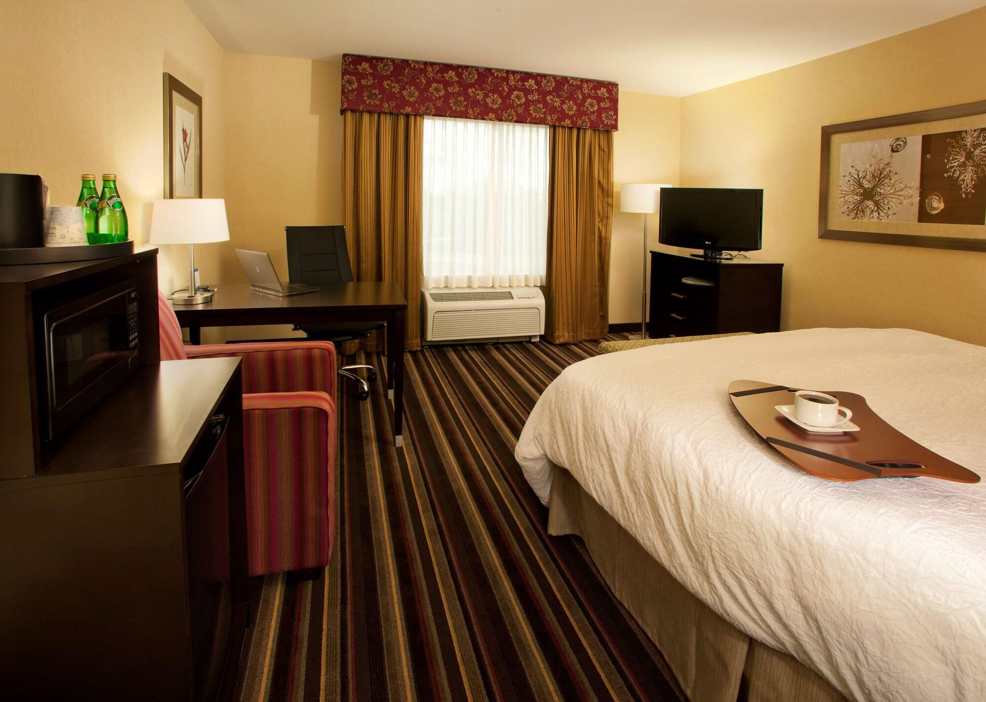 Hampton Inn & Suites Seattle/Федерал Уей Екстериор снимка