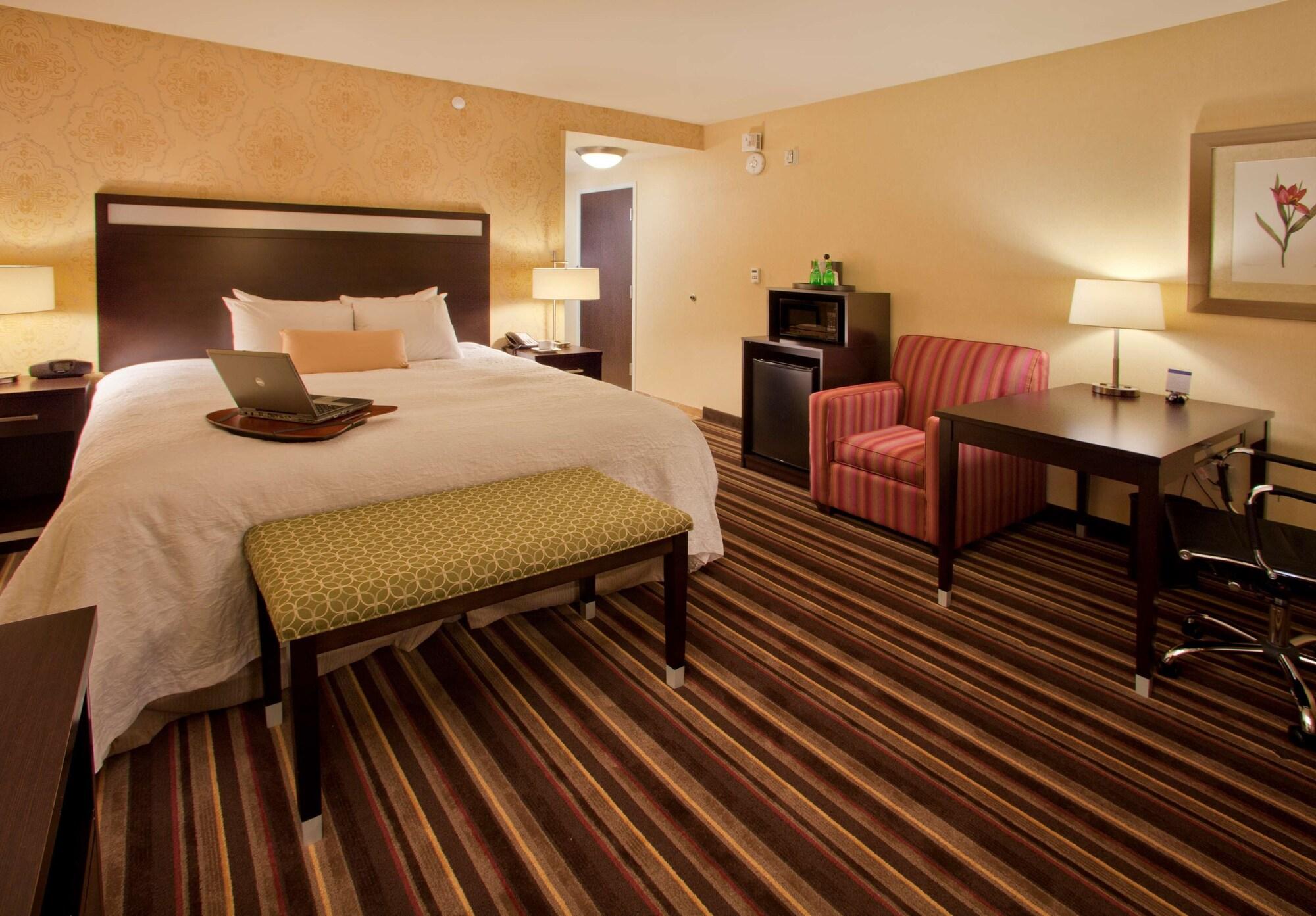 Hampton Inn & Suites Seattle/Федерал Уей Екстериор снимка