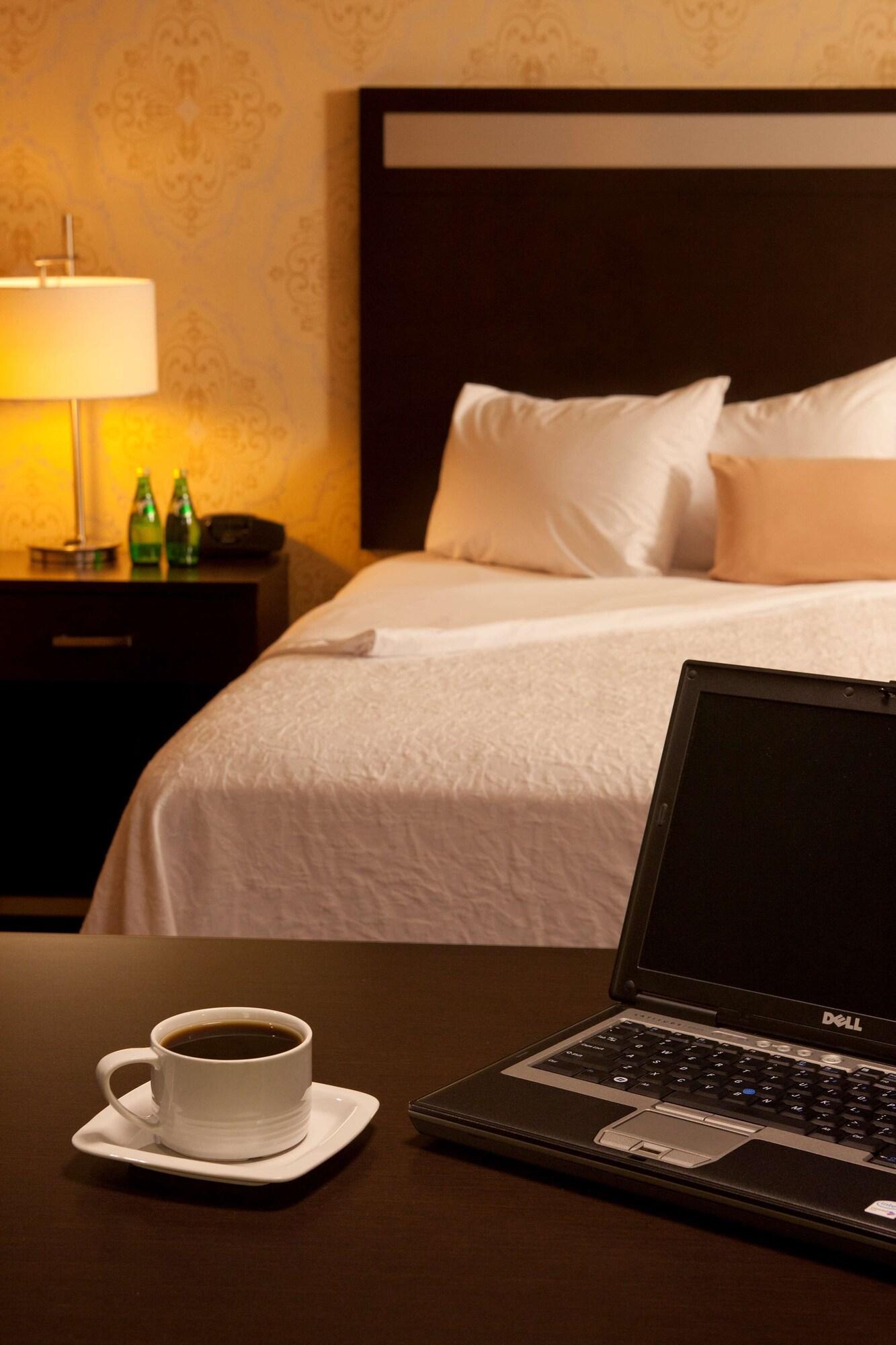 Hampton Inn & Suites Seattle/Федерал Уей Екстериор снимка