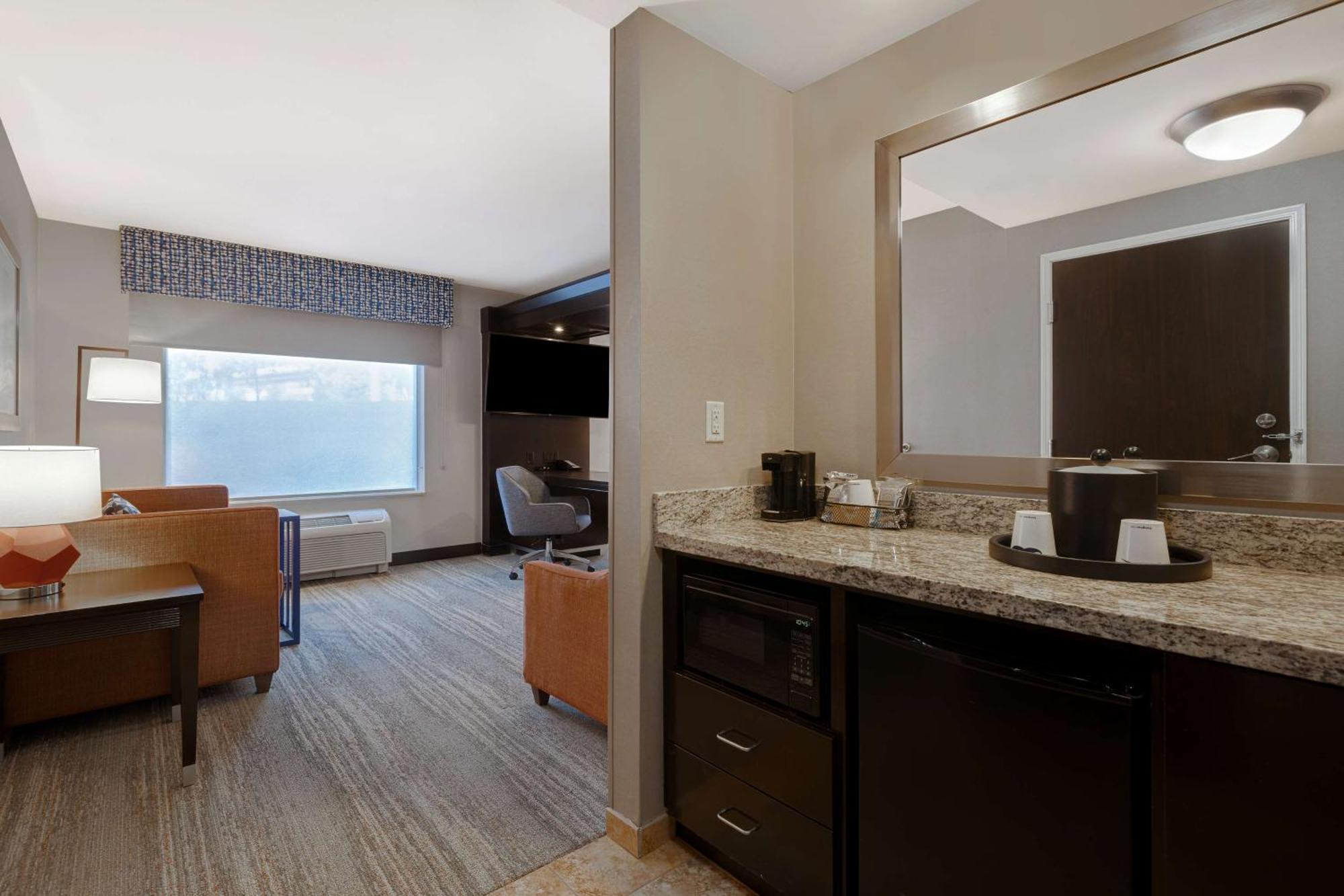 Hampton Inn & Suites Seattle/Федерал Уей Екстериор снимка