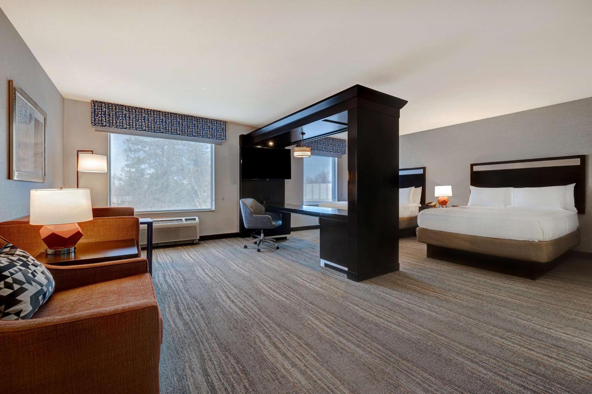 Hampton Inn & Suites Seattle/Федерал Уей Екстериор снимка