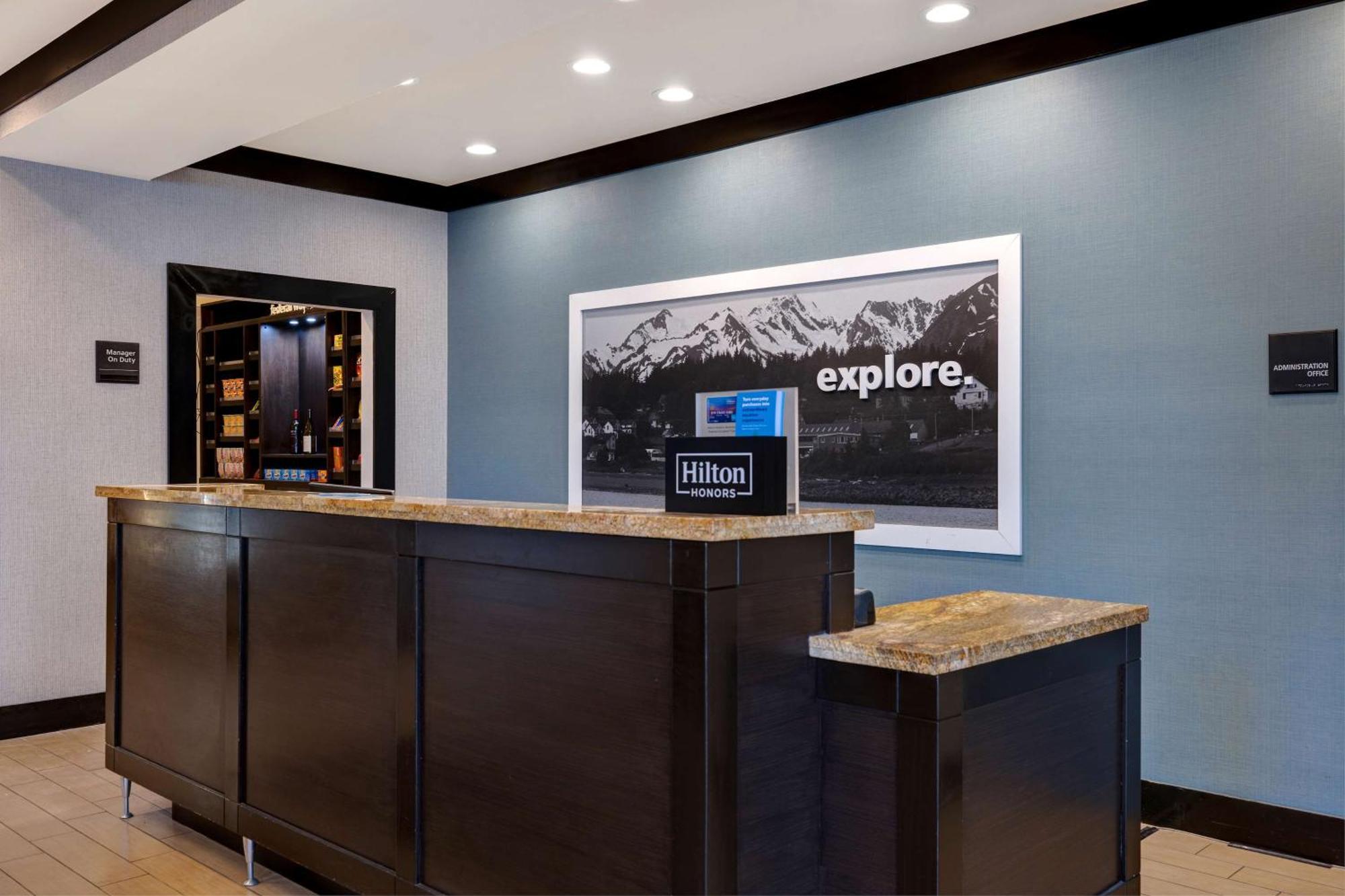 Hampton Inn & Suites Seattle/Федерал Уей Екстериор снимка