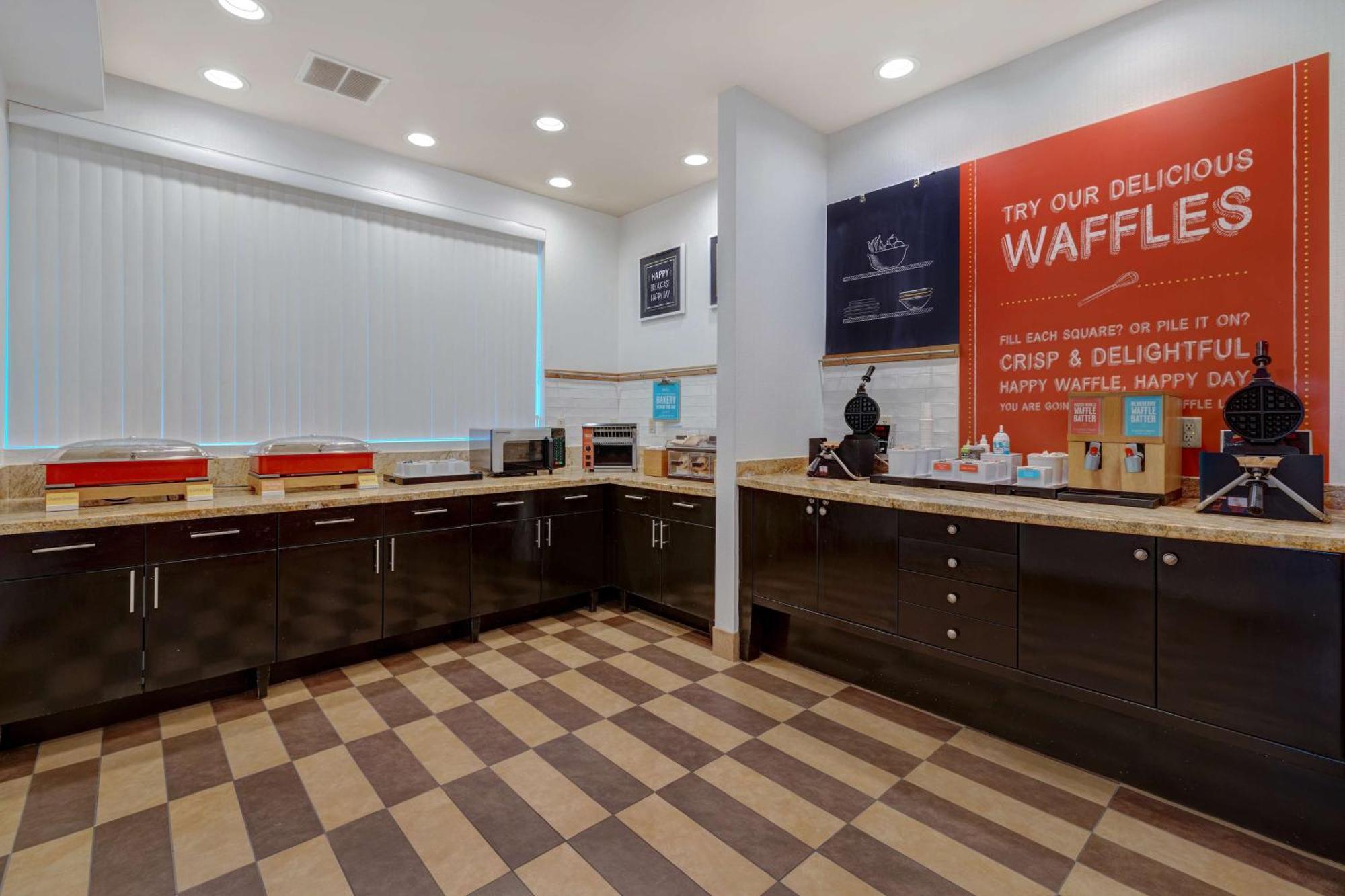 Hampton Inn & Suites Seattle/Федерал Уей Екстериор снимка
